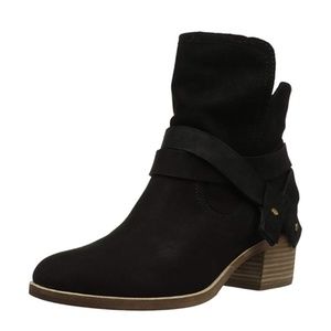 UGG Women's Elora Ankle Boot
